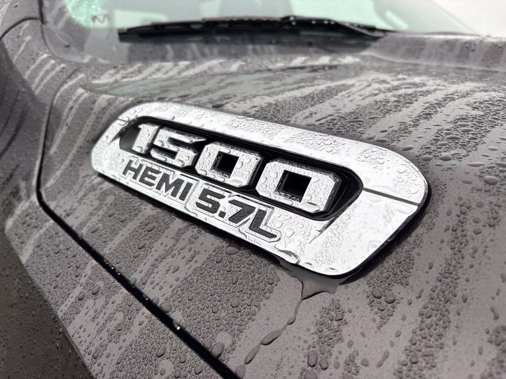 Used 2019 RAM 1500 Big Horn AWD/4WD image 5