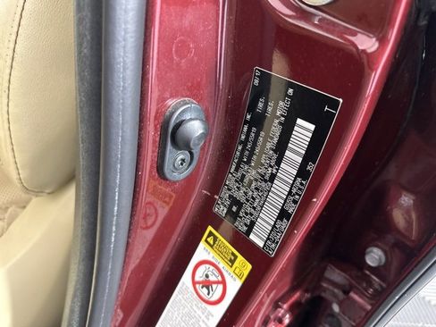 Used 2017 Toyota Highlander Limited image 13