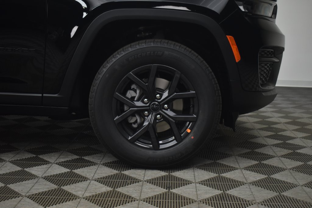 New 2027 Jeep Grand Cherokee Laredo X AWD/4WD image 5