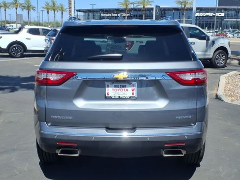 Used 2019 Chevrolet Traverse Premier w/ Driver Confidence II Package FWD image 5