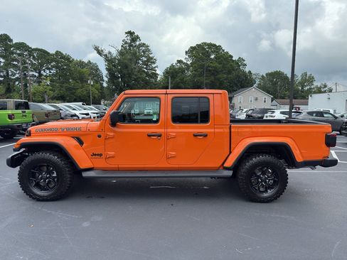 New 2025 Jeep Gladiator Sport image 10