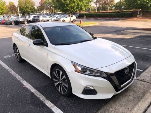 Certified 2022 Nissan Altima 2.5 SR AWD/4WD image 3