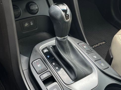 Used 2017 Hyundai Santa Fe Limited AWD/4WD image 19