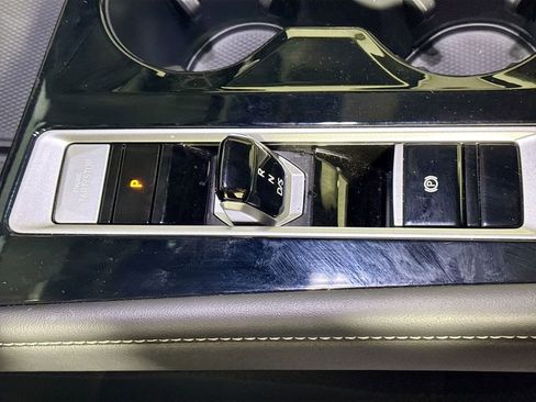 Used 2024 Volkswagen Atlas Cross Sport SEL Premium R-Line image 18