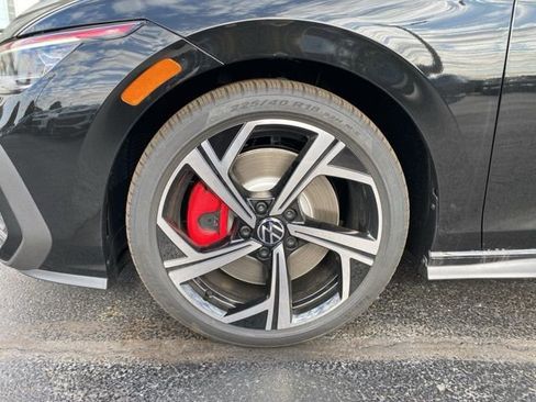 New 2026 Volkswagen GTI SE FWD image 18