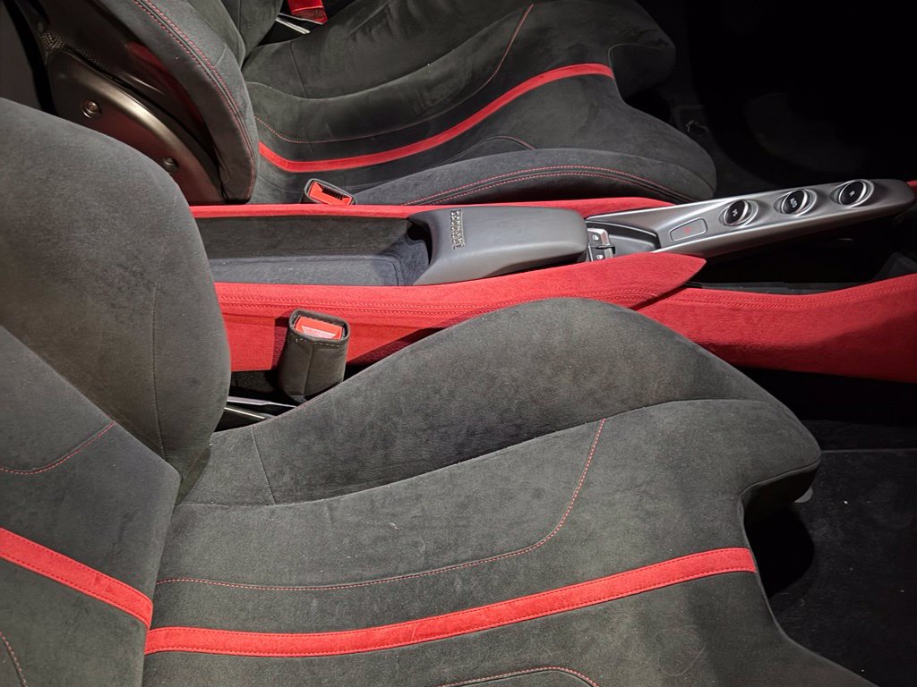 Used 2020 Ferrari F8 Tributo RWD image 29