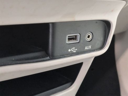 Certified 2020 Chrysler Pacifica Limited image 33