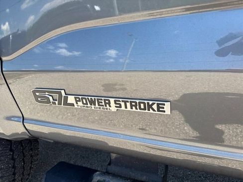 Used 2023 Ford F250 Lariat w/ Lariat Ultimate Package AWD/4WD image 9