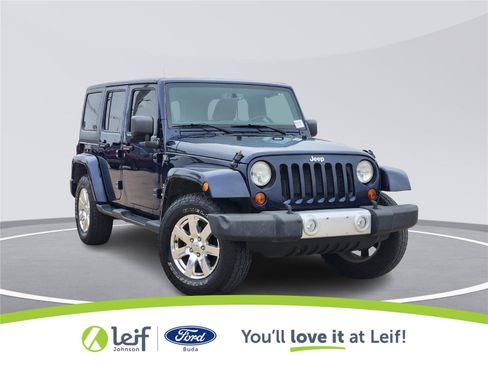 Used 2013 Jeep Wrangler Unlimited Sahara w/ Connectivity Group AWD/4WD image 3