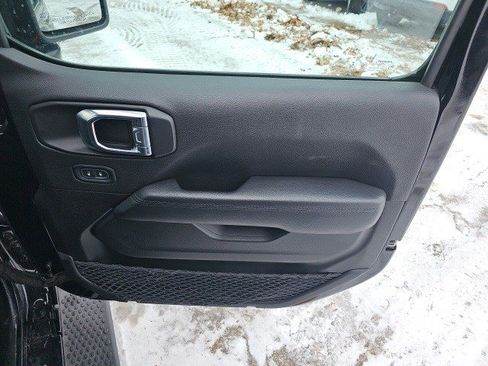 Used 2023 Jeep Wrangler Unlimited Sahara image 15