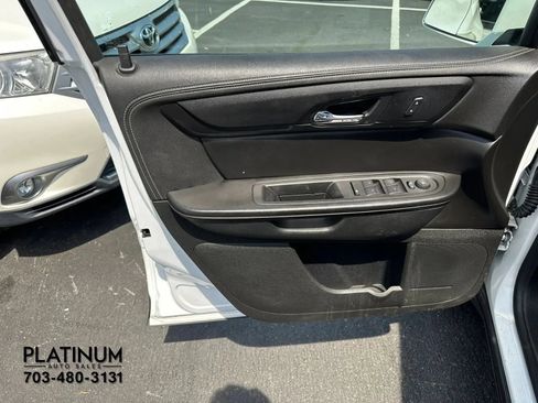 Used 2017 Chevrolet Traverse LT AWD/4WD image 18