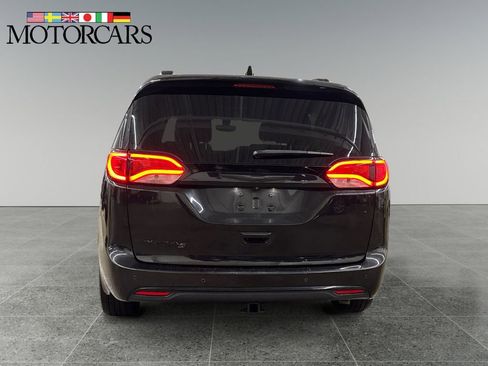 Used 2019 Chrysler Pacifica Touring Plus w/ S Appearance Package image 4