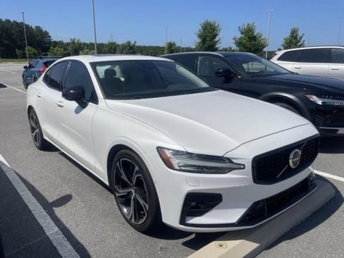 Certified 2025 Volvo S60 B5 Plus AWD/4WD image 1