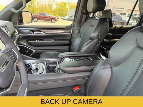 Used 2023 Jeep Wagoneer 4WD w/ Premium Group I image 11