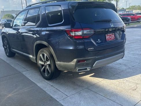 Used 2025 Honda Pilot Touring image 5