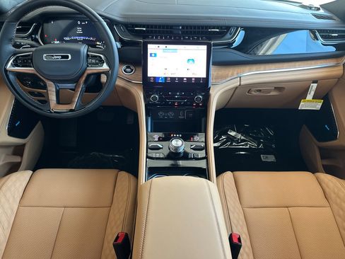 Used 2025 Jeep Grand Cherokee L Summit image 13