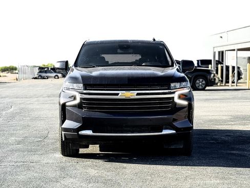 Certified 2024 Chevrolet Suburban LT RWD image 2