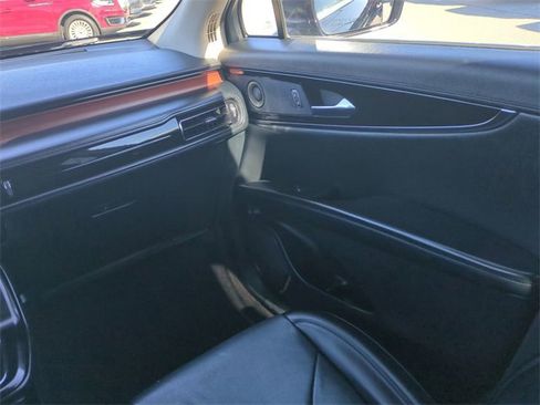 Used 2021 Lincoln Nautilus Reserve image 17