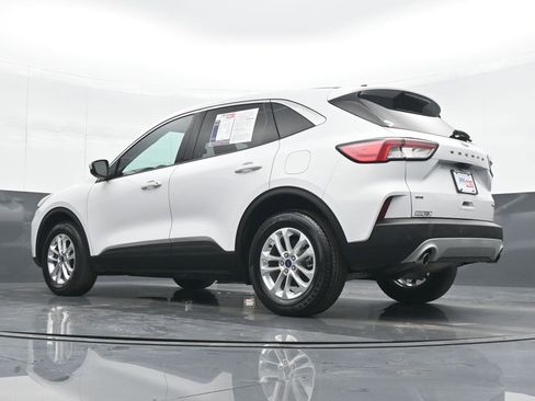 Used 2021 Ford Escape SE w/ Cold Weather Package image 19