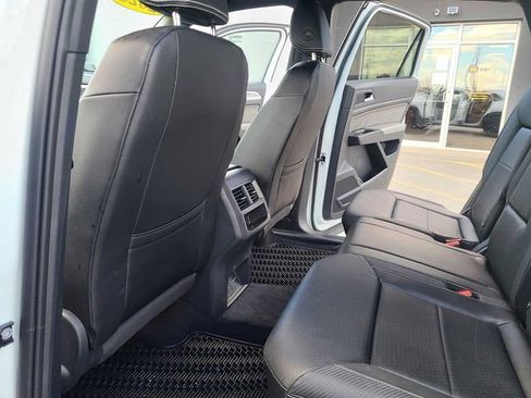 Used 2023 Volkswagen Atlas Cross Sport SE AWD/4WD image 25