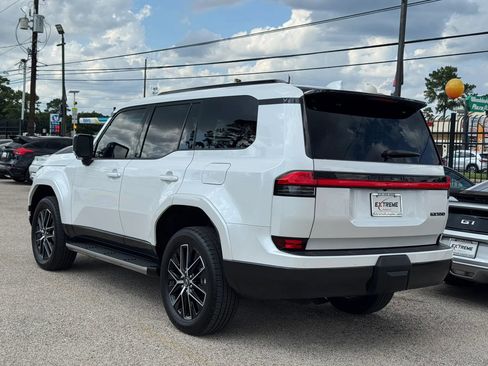 Used 2026 Lexus GX 550 w/ Accessory Package (2T) AWD/4WD image 8