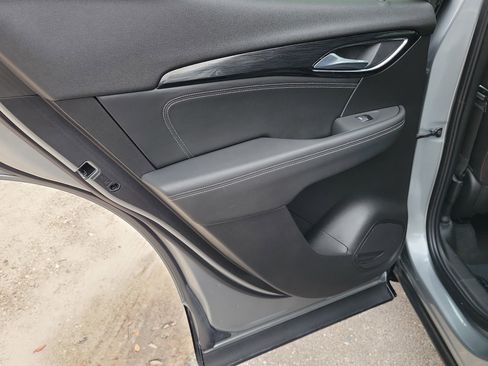 Used 2023 Buick Envision Essence w/ Technology Package I image 12