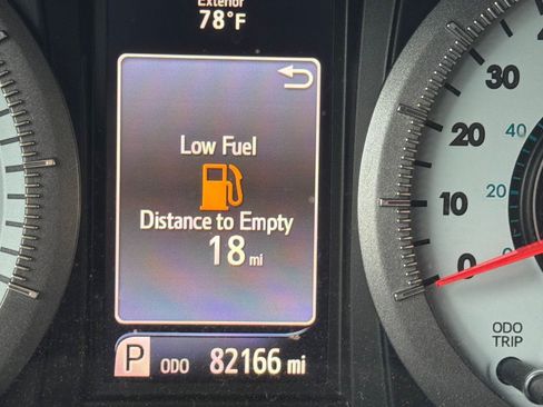 Used 2015 Toyota Sienna SE FWD image 8