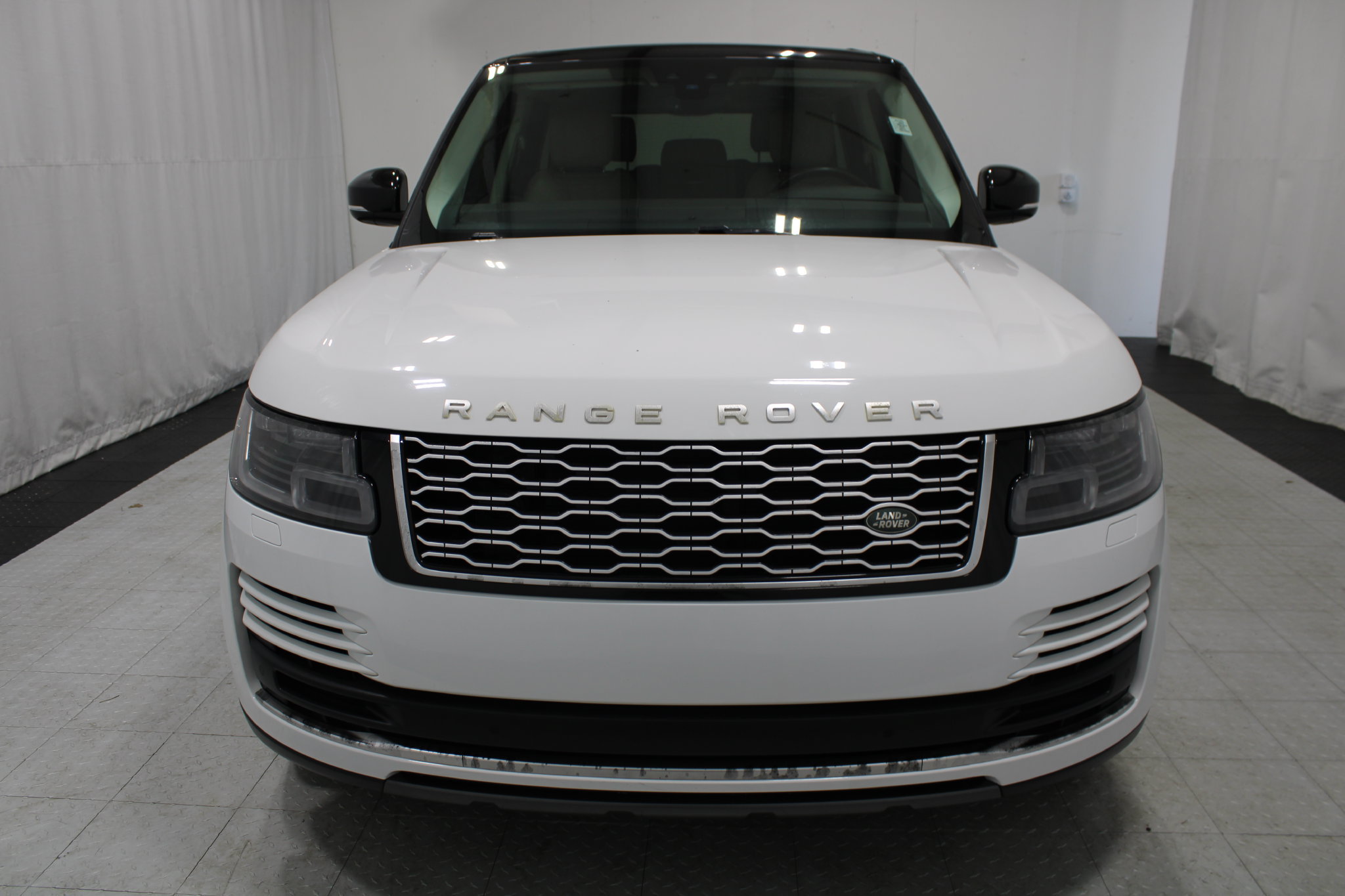 Used 2019 Land Rover Range Rover HSE AWD/4WD image 3