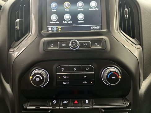 Used 2019 Chevrolet Silverado 1500 Custom Trail Boss w/ Custom Convenience Package image 19