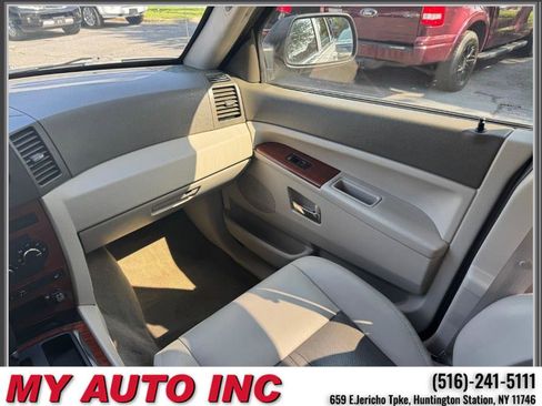 Used 2005 Jeep Grand Cherokee Limited image 14