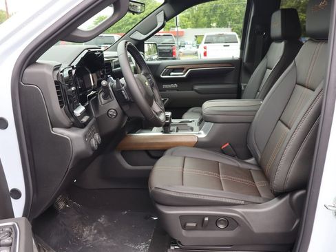 New 2026 Chevrolet Silverado 1500 High Country AWD/4WD image 5