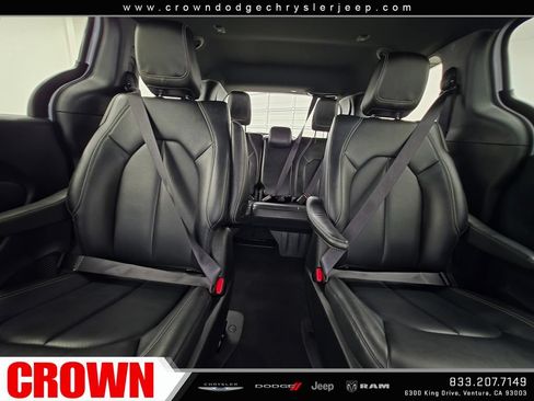 Used 2024 Chrysler Pacifica Limited FWD image 21