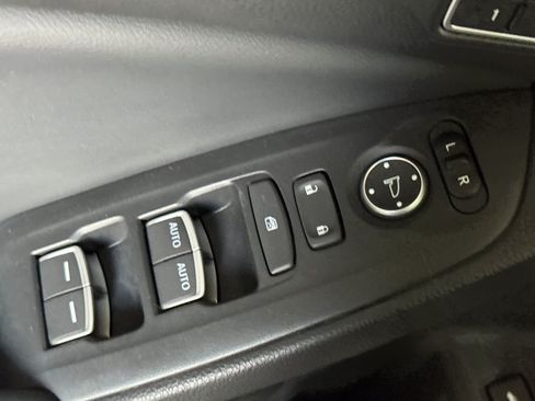 Used 2018 Honda Accord Touring image 13