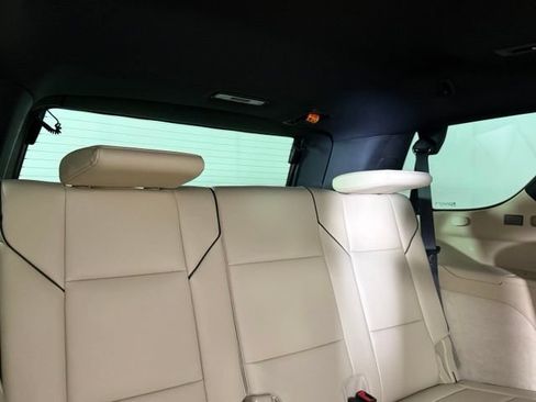 Used 2023 Cadillac Escalade Premium Luxury AWD/4WD image 31