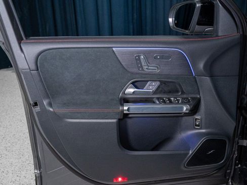 New 2026 Mercedes-Benz GLB 250 4MATIC image 12