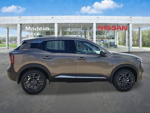New 2026 Nissan Kicks SR w/ SR Premium Package AWD/4WD image 6