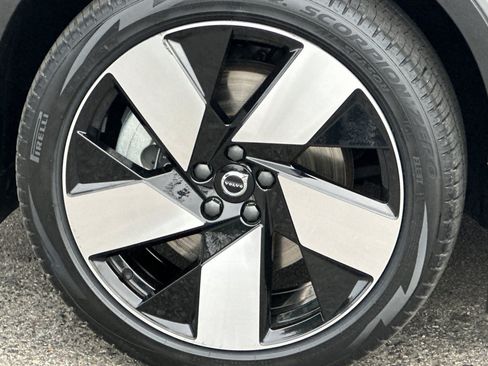 Certified 2023 Volvo XC40 Recharge Ultimate AWD/4WD image 32