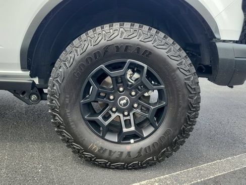 Used 2026 Ford Bronco Badlands AWD/4WD image 7