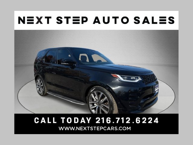 Used 2024 Land Rover Discovery Dynamic SE AWD/4WD image 1