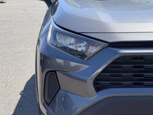 Used 2022 Toyota RAV4 LE AWD/4WD image 9