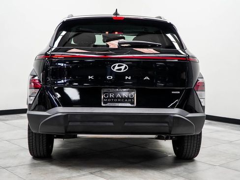 Used 2025 Hyundai Kona SEL image 9