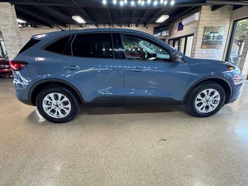 Used 2025 Ford Escape Active w/ Active Premium Tech Pack FWD image 8