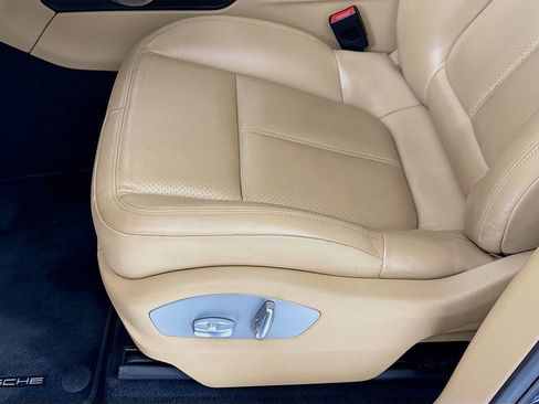 Certified 2018 Porsche Macan S AWD/4WD image 13