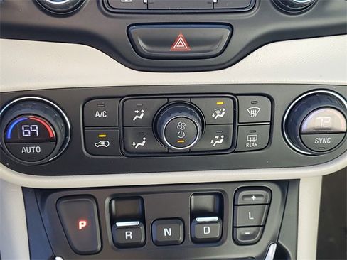 Used 2019 GMC Terrain Denali w/ LPO, Floor Liner Package image 22