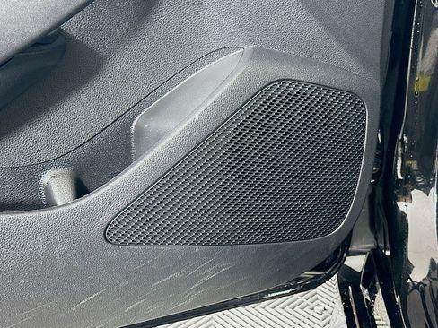 Used 2022 Toyota Corolla LE image 18