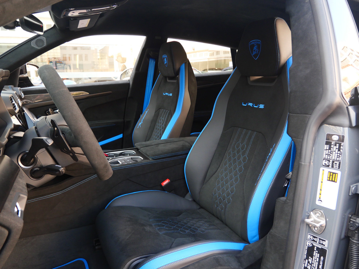 Used 2024 Lamborghini Urus Performante AWD/4WD image 6