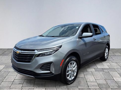 Used 2024 Chevrolet Equinox LT AWD/4WD image 3