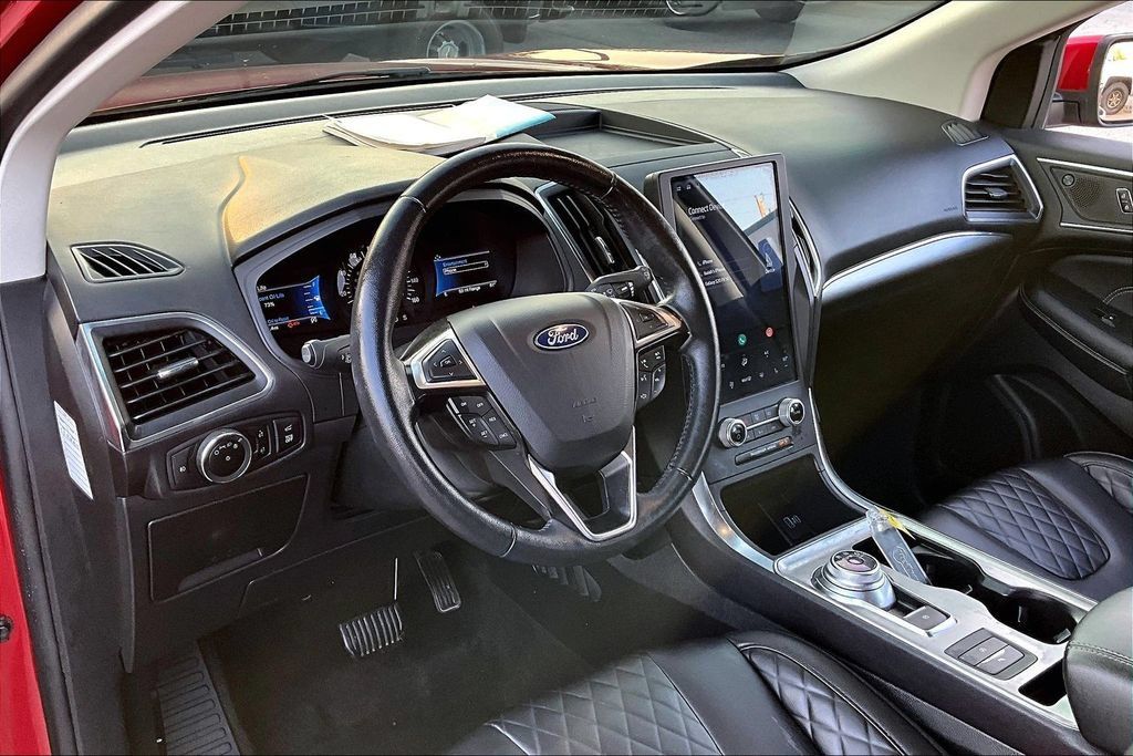 Used 2024 Ford Edge Titanium AWD/4WD image 5