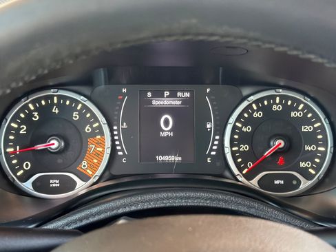 Used 2019 Jeep Renegade Latitude FWD image 23