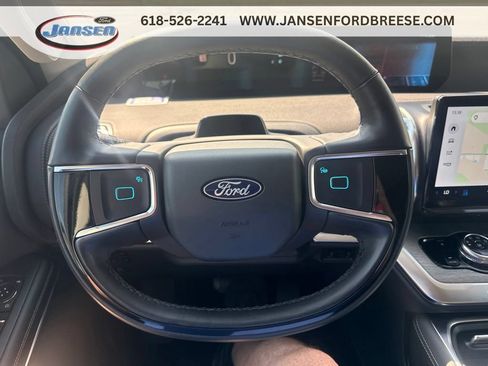 Used 2025 Ford Expedition Platinum AWD/4WD image 16